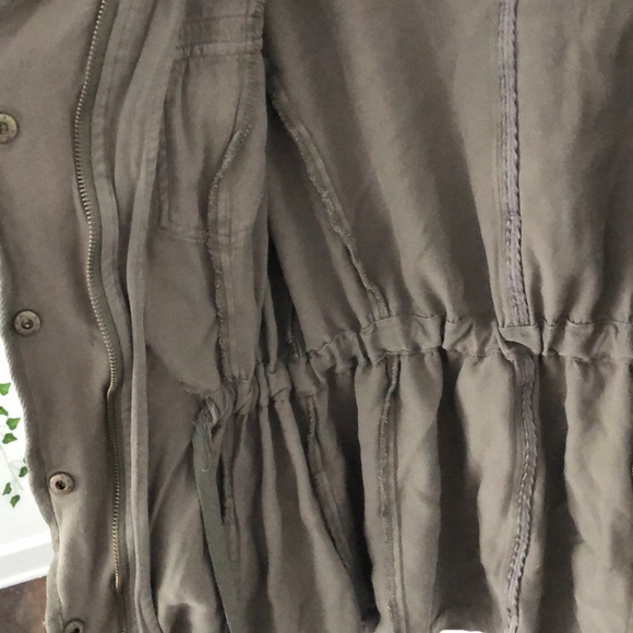 Utility jacket with drawstring - Picture 6 of 6